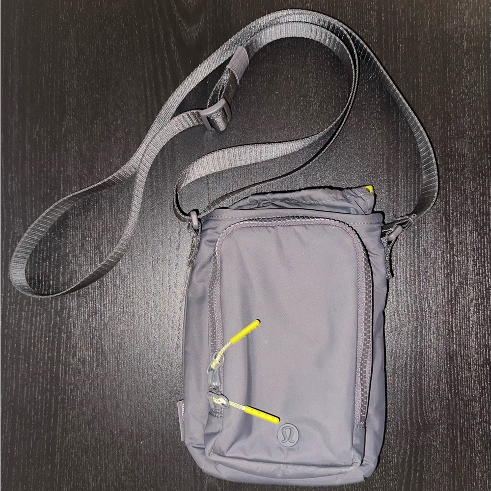 Lulu Lemon Water Bottle crossbody bag